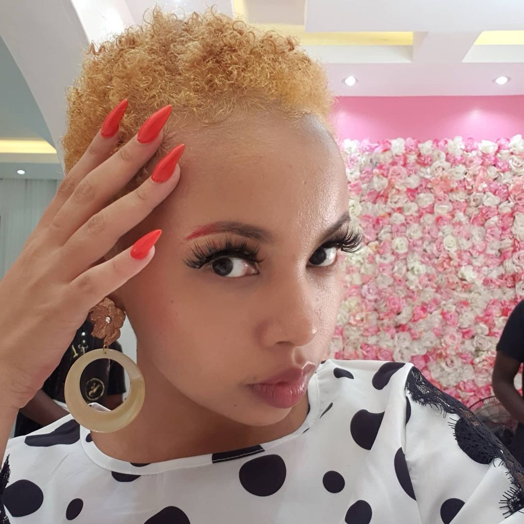 Brenda Wairimu's latest hairdo after she cut down her long hair. Photo credit: Instagram/brendawairimu