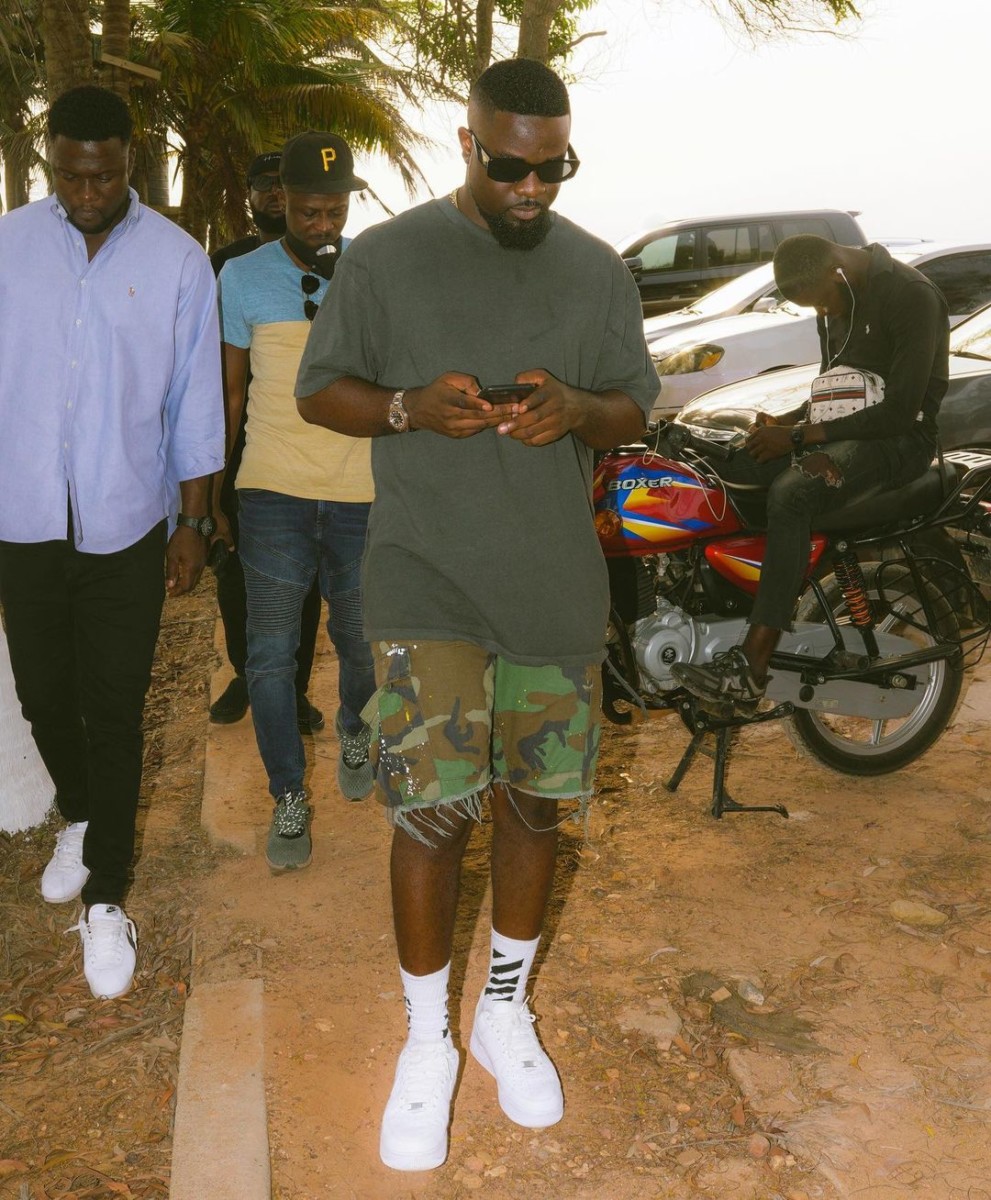 Sarkodie has owned 2021 after working with some of the best artistes from Africa. He has a hit record with Khaligraph Jones dubbed 'Wavy' that's still trending to this day. Photo credit: Instagram/sarkodie