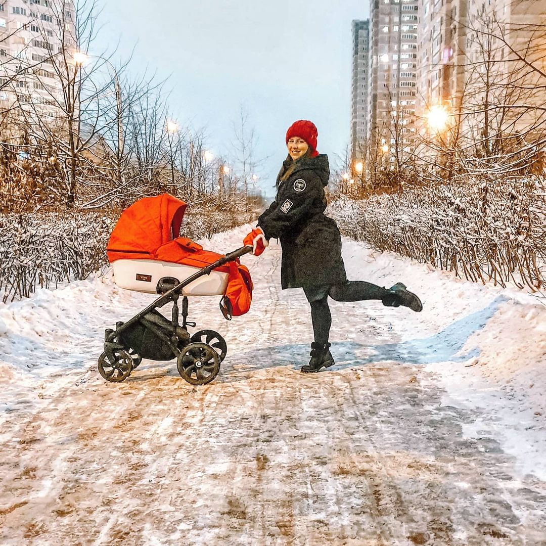 Viktoriya Shcheglova with her daughter Sonya Wilsovna in Russia. Photo credit: Instagram/vika_ritmodance