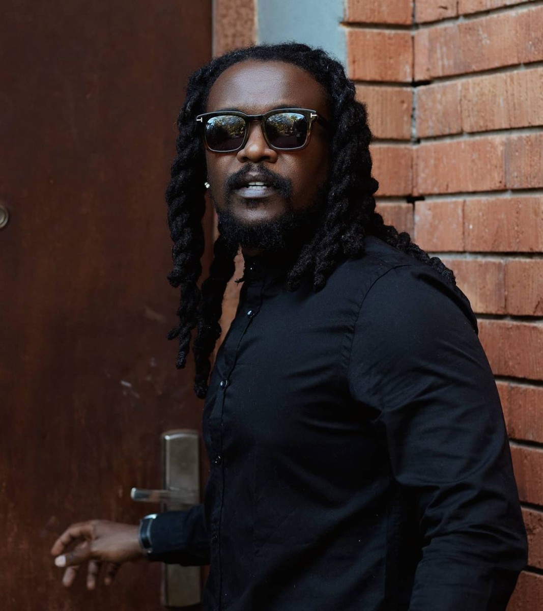 Nyashinski has released three songs back to back on his birthday which is today and both of them are resonating with what the people are going through during this trying times of the Covid-19 pandemic. Photo credit: Instagram/realshinski