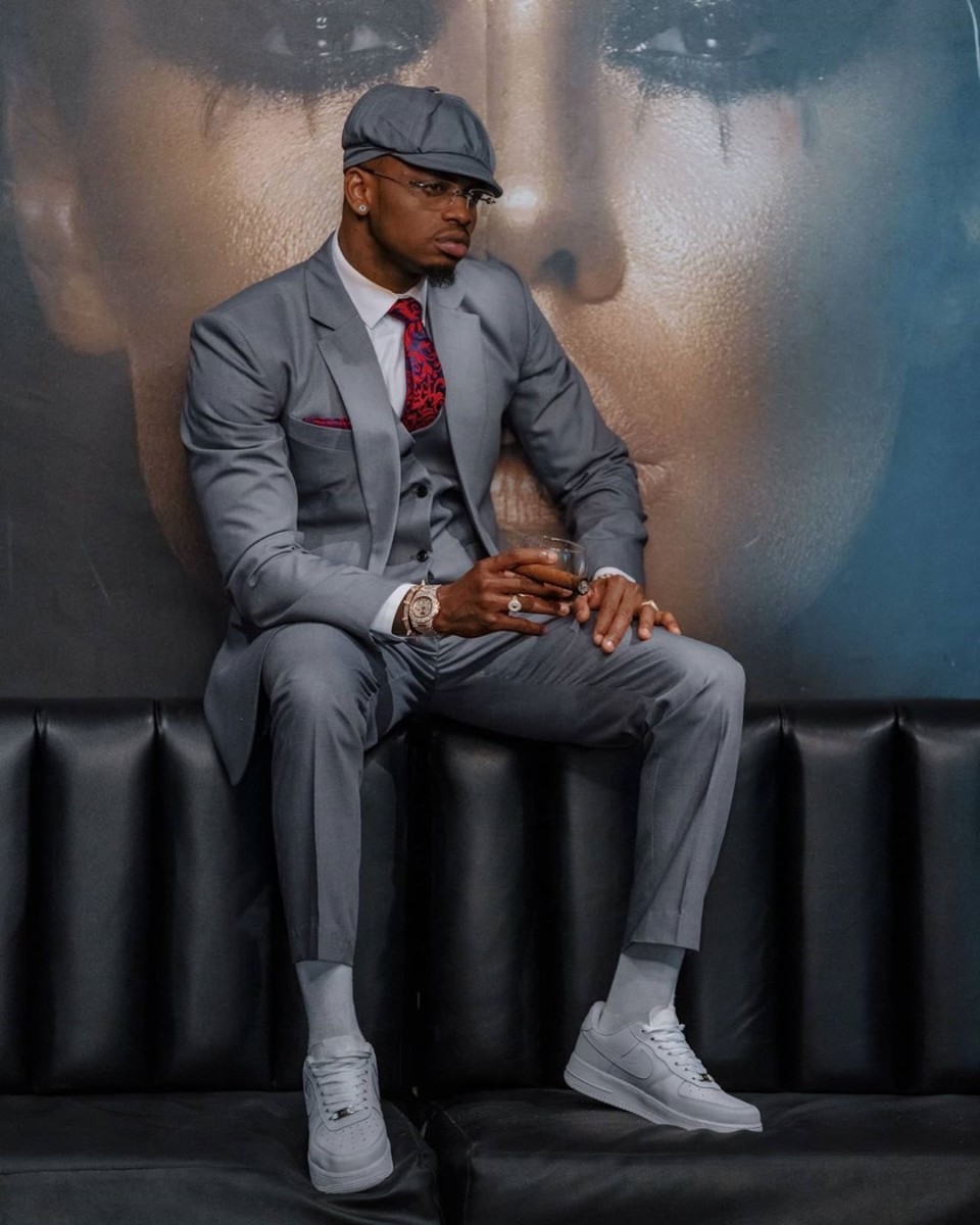 Diamond Platnumz has the entire Africa continent eating straight from his palms, he's hands-down the number 1 entertainer from Africa today. Photo credit: Instagram/diamondplatnumz