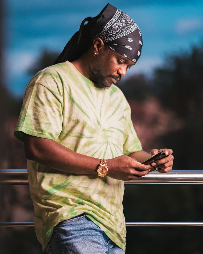 Nyashinski seldom posts on social media but when he does, it's usually gems that can almost resonate with everyone. Photo credit: Instagram/realshinki