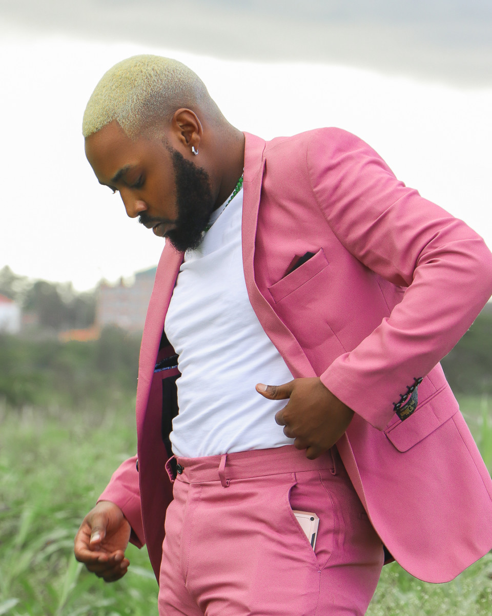 Donado Stone has intentions of making a name for himself in the super-competitive music scene and he's bent on changing the R&B scene with his touch of musical flair