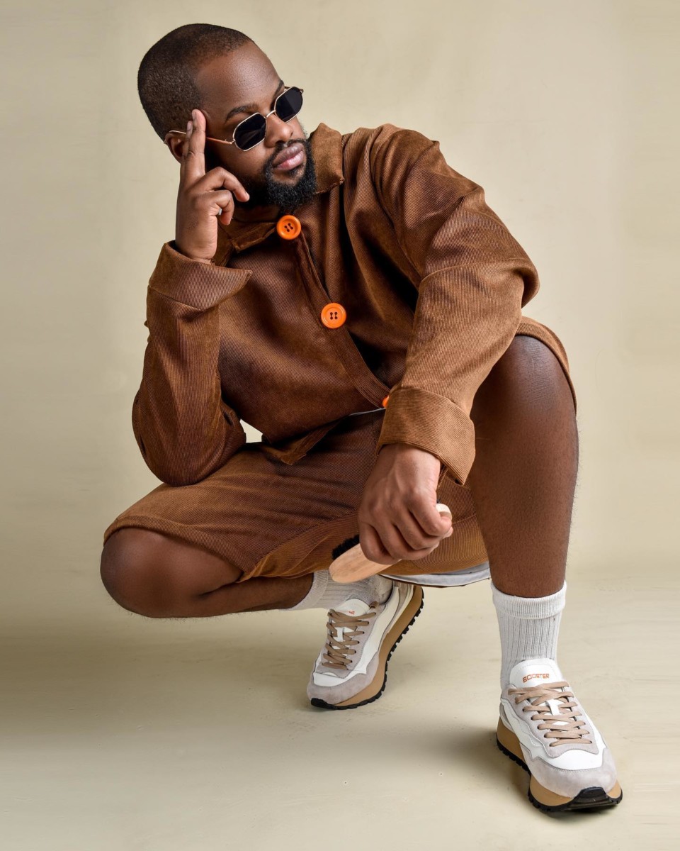 KiD X rocking the nude KiD X Booster 1.5 sneakers