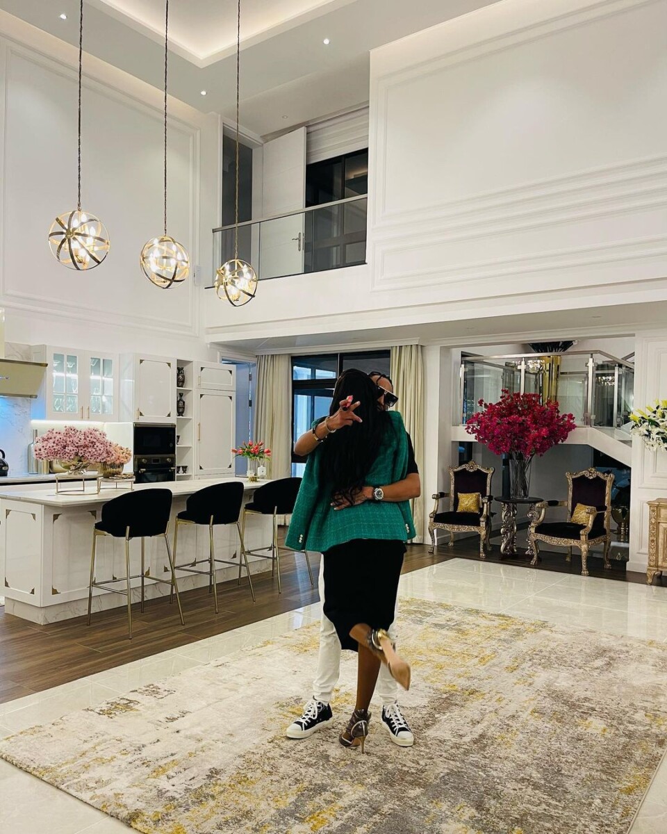 KRG the Don hugs his girlfriend. PHOTO/Instagram (@ krgthedon)
