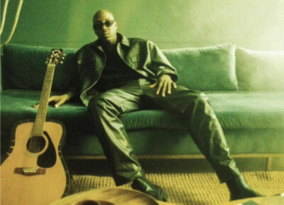 Singer Vivian shaves her hair after breaking up with her husband 