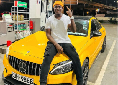 PHOTOS: Another man takes a selfie with his cheating wife and her lover in their home 