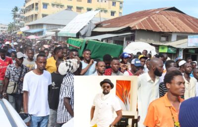 Burna Boys turns down $5 million Dubai show after being stopped from smoking weed