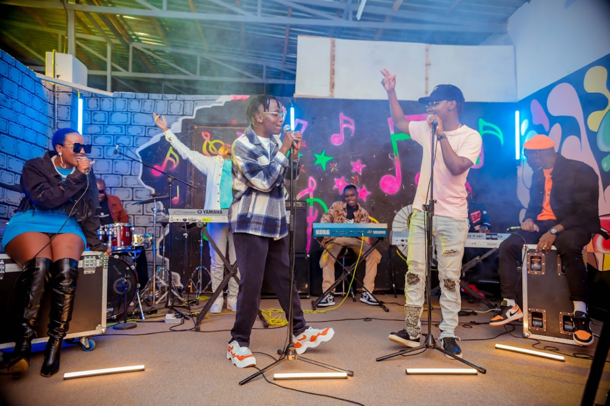 Jadi duo on set of 'Kafeeling' music video shoot