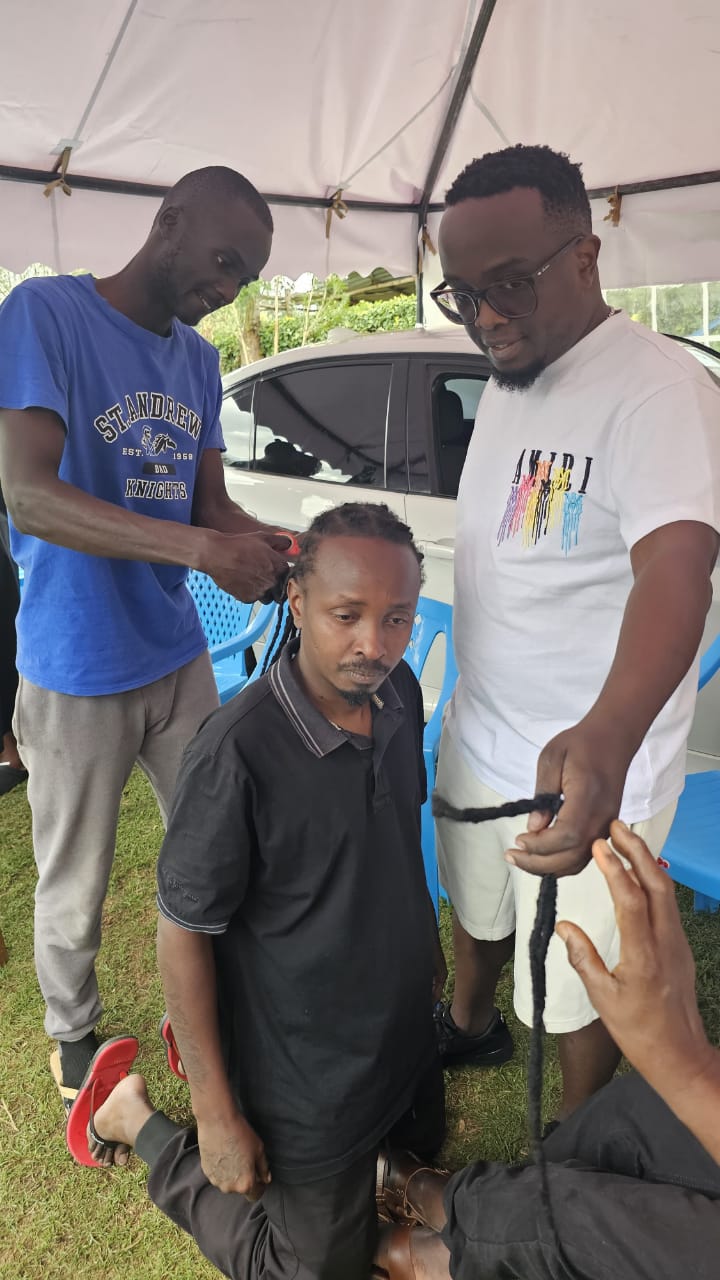 Smallz Lethal has shaved his signature dreadlocks that he was known for.