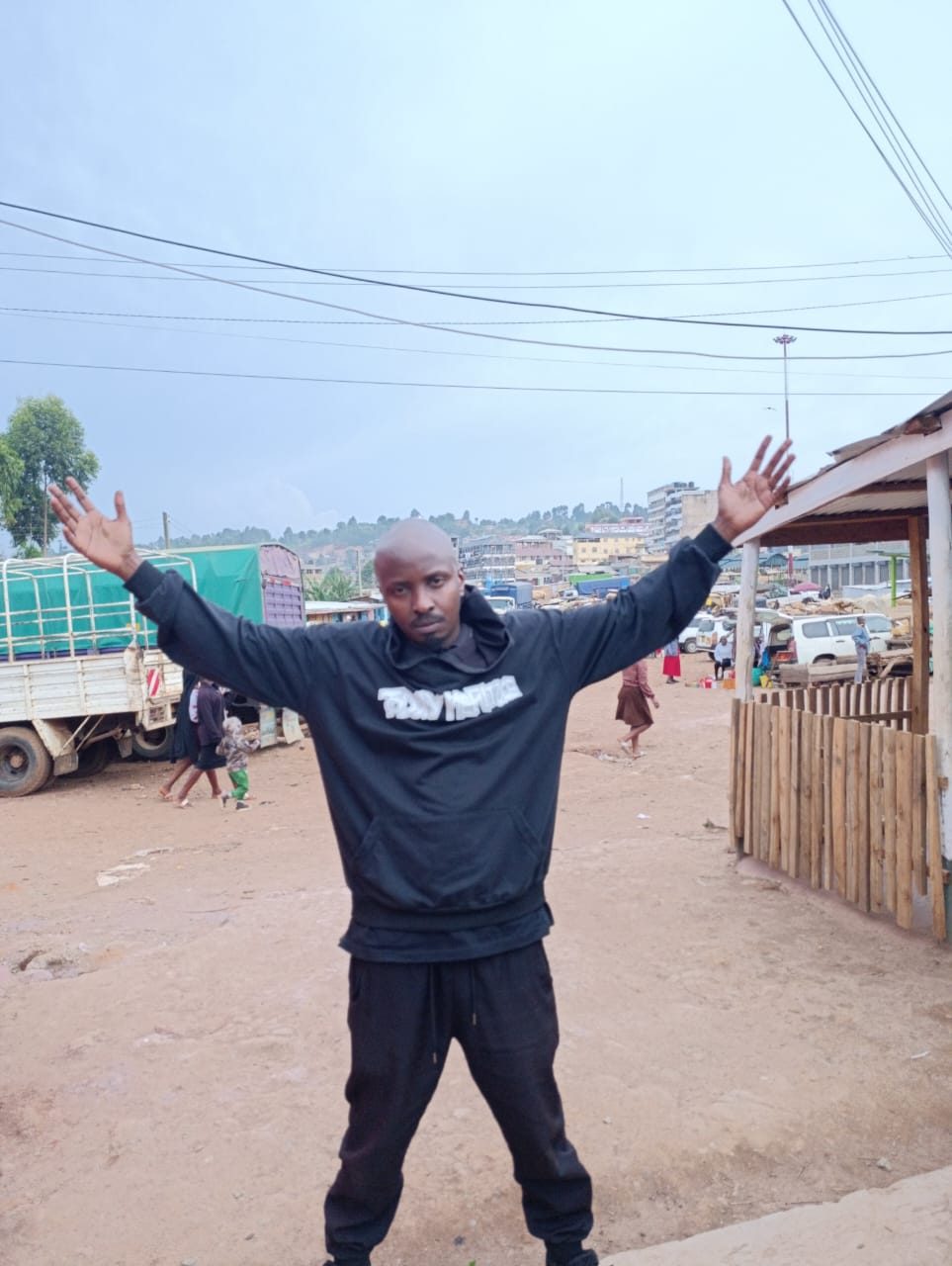 Smallz Lethal has shaved his signature dreadlocks that he was known for for 15 years