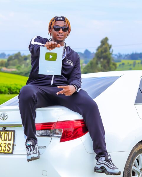 tipsygee 1758110648 3723624466539654258 44998314059